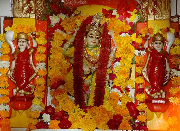maa-pitambra-aadi-shakti-mantra-sadhana-for-money
